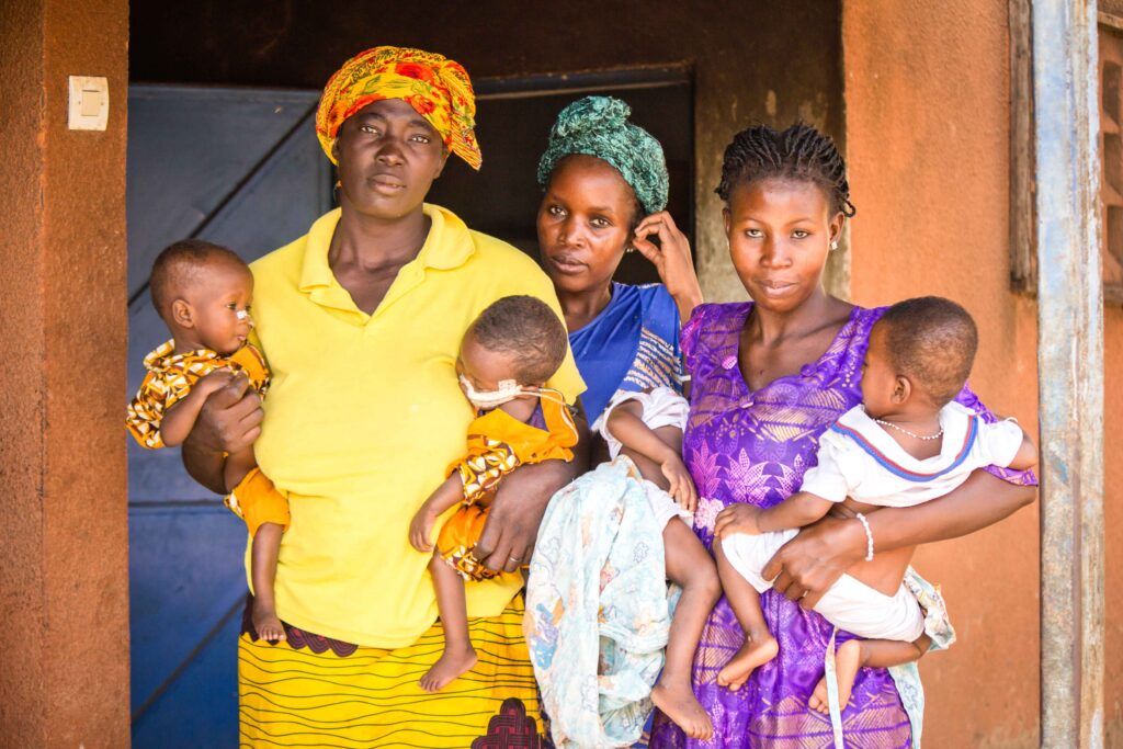 Mamans-et-enfants-avec-jumeaux-1024x683-1.jpg